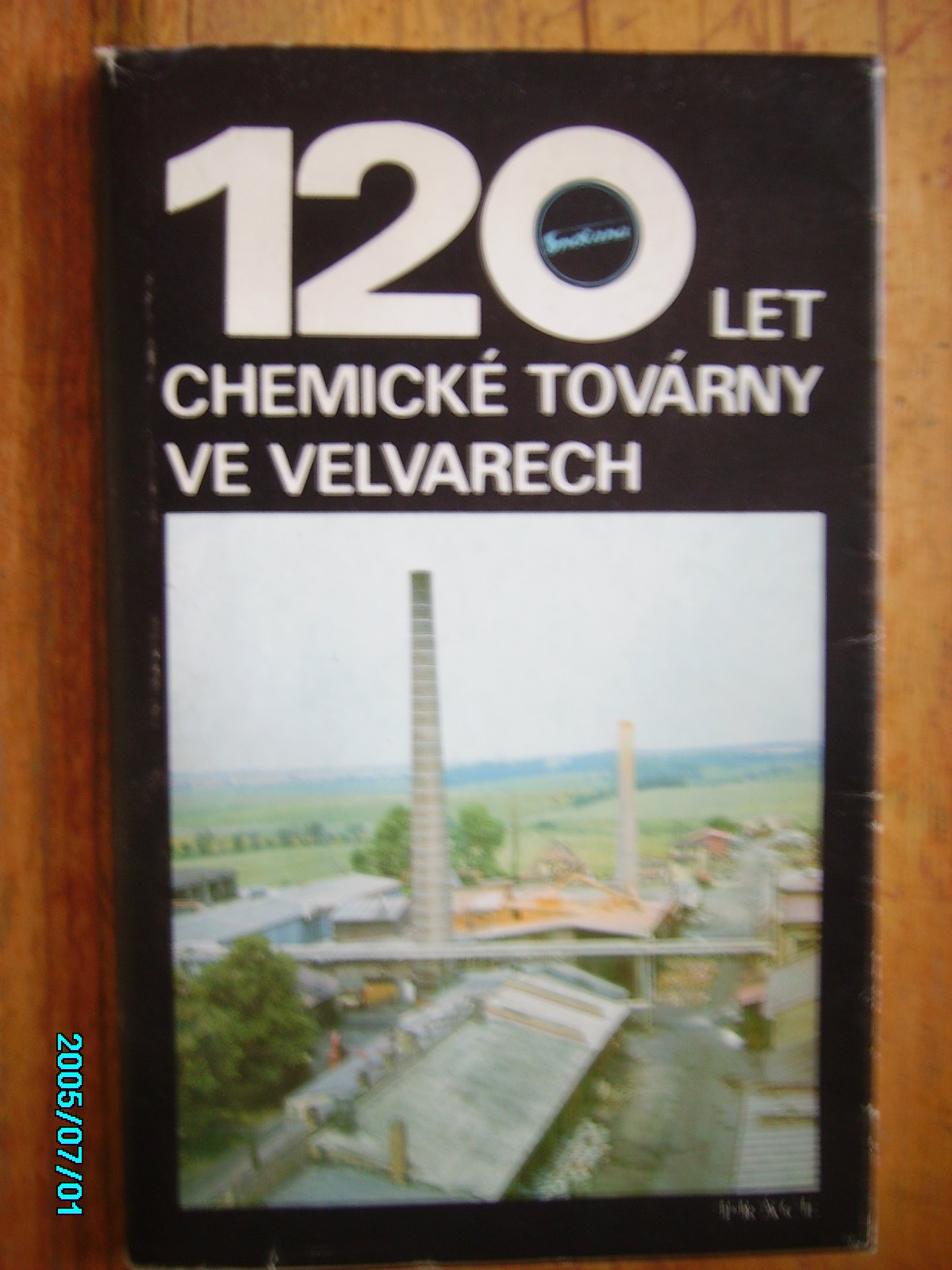 zobrazit detail knihy Holub: 120 let chemick tovrny ve Velvarech